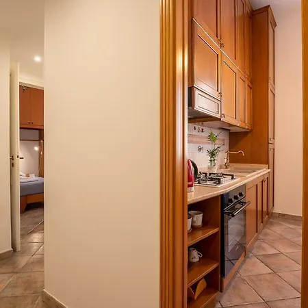 Cesare Vatican Museums Apartment *